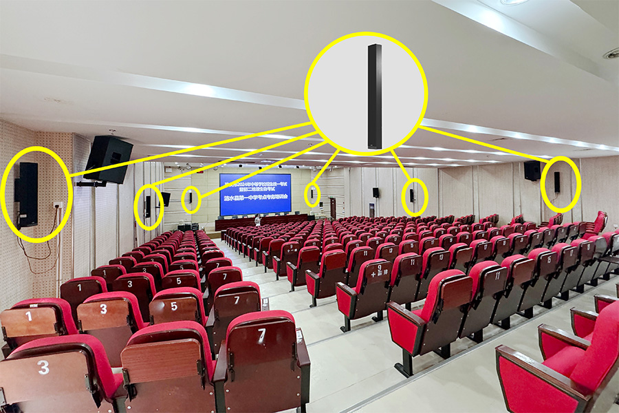 在報告廳講臺、中間、后排位置兩側(cè)各配置1臺清聽聲學(xué)教學(xué)擴音器